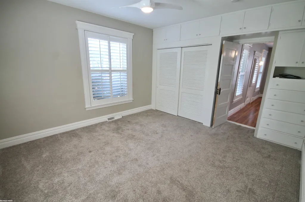 48 W Burdick Street Oxford Village MI 48371