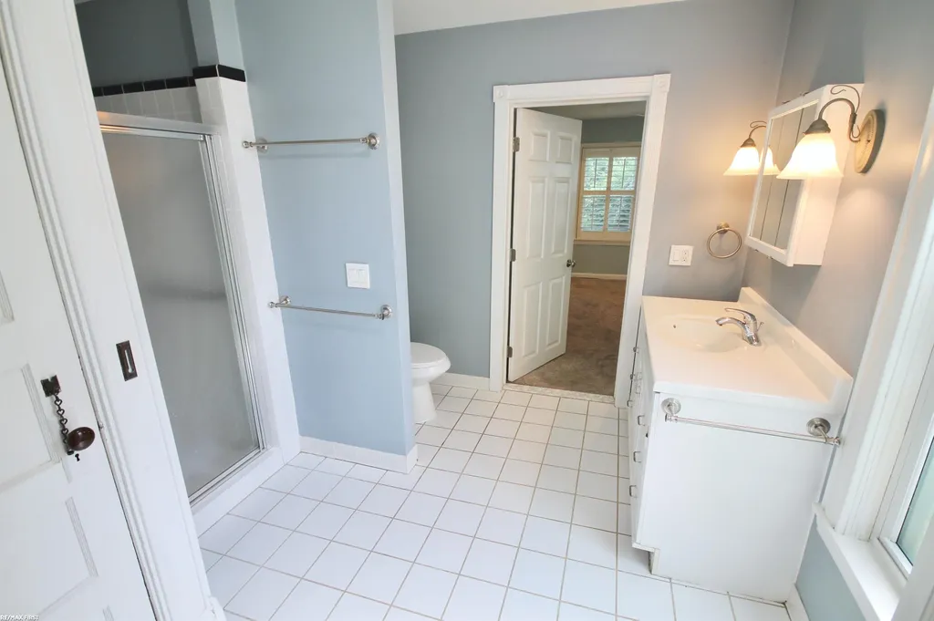 48 W Burdick Street Oxford Village MI 48371