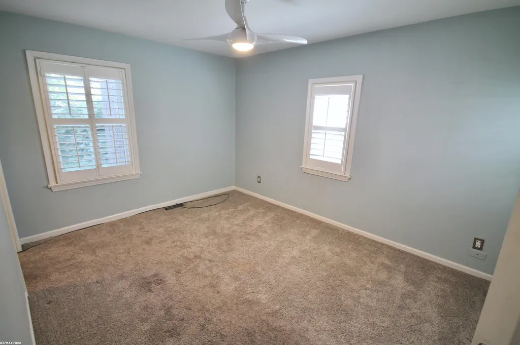 48 W Burdick Street Oxford Village MI 48371