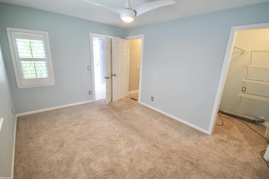 48 W Burdick Street Oxford Village MI 48371