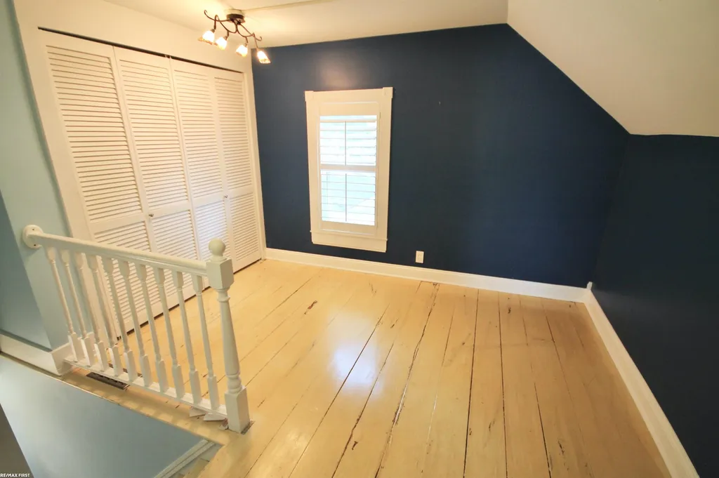 48 W Burdick Street Oxford Village MI 48371