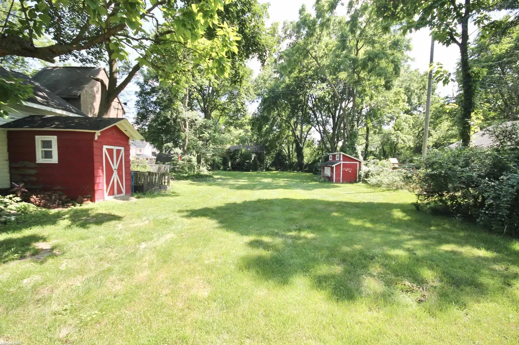 48 W Burdick Street Oxford Village MI 48371
