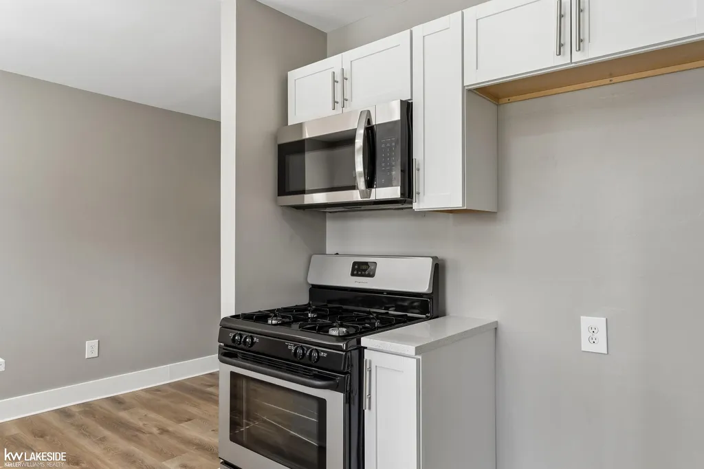 26436 Hollywood Street Roseville City MI 48066