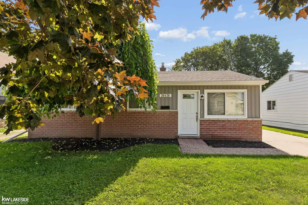 26436 Hollywood Street Roseville City MI 48066