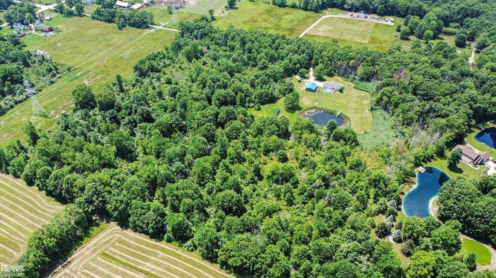 4345 Starville Road China Township MI 48054