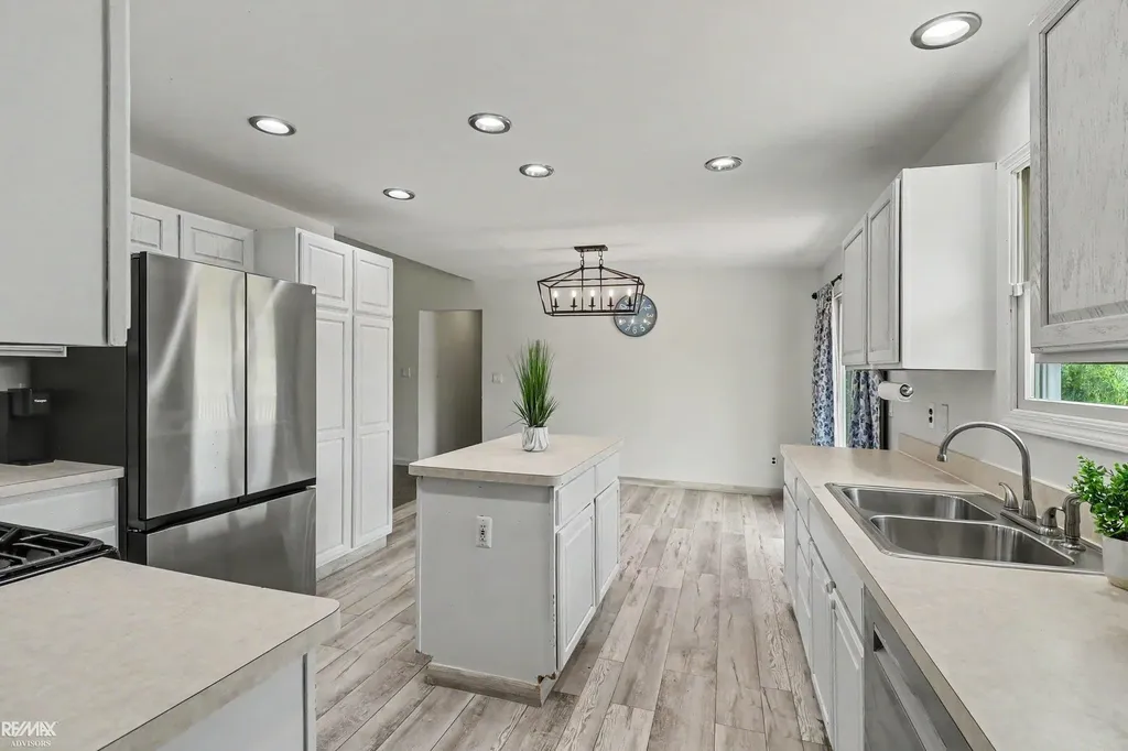 4345 Starville Road China Township MI 48054
