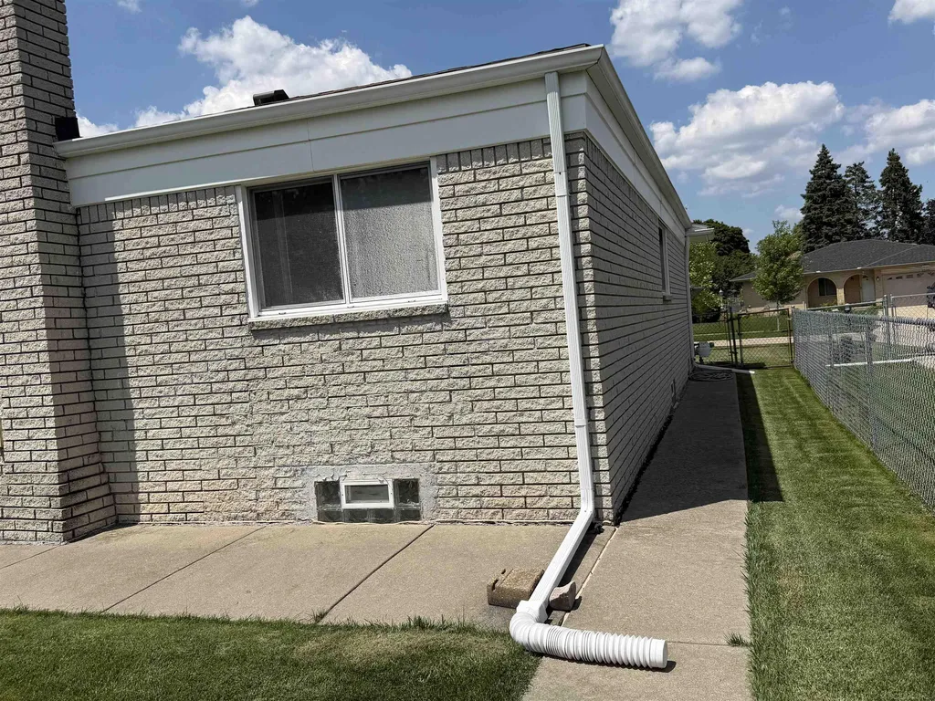 2340 Purcell Drive Sterling Heights City MI 48310
