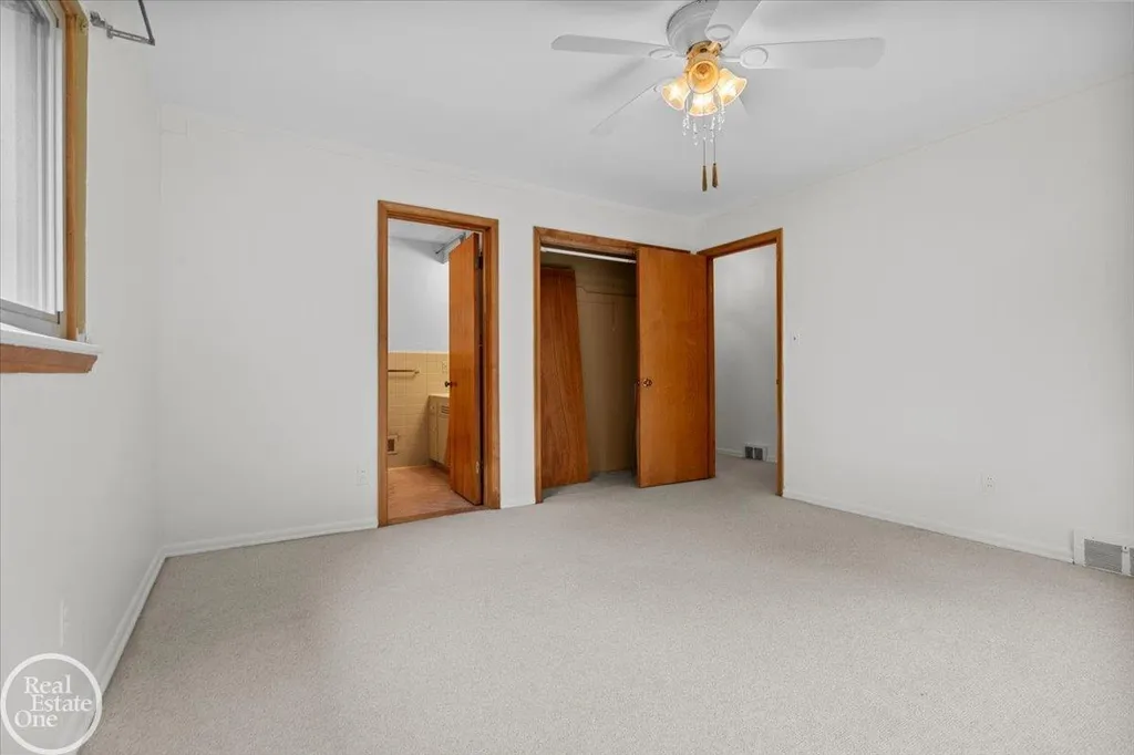 75 Lodewyck Street Mt. Clemens City MI 48043