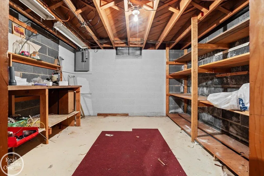 75 Lodewyck Street Mt. Clemens City MI 48043