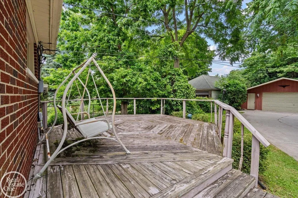 75 Lodewyck Street Mt. Clemens City MI 48043