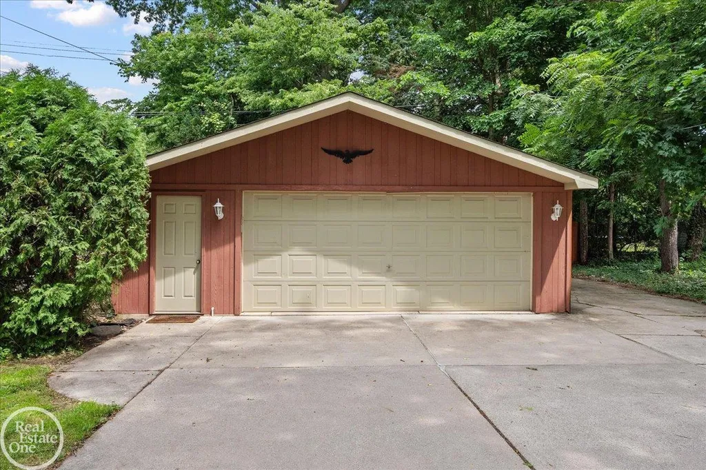 75 Lodewyck Street Mt. Clemens City MI 48043