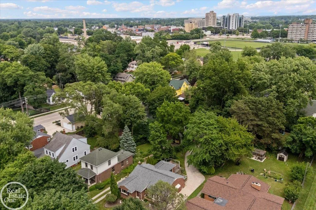 75 Lodewyck Street Mt. Clemens City MI 48043