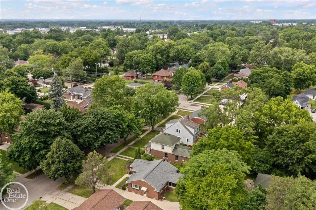 75 Lodewyck Street Mt. Clemens City MI 48043
