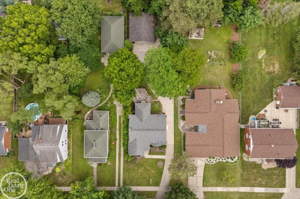 75 Lodewyck Street Mt. Clemens City MI 48043