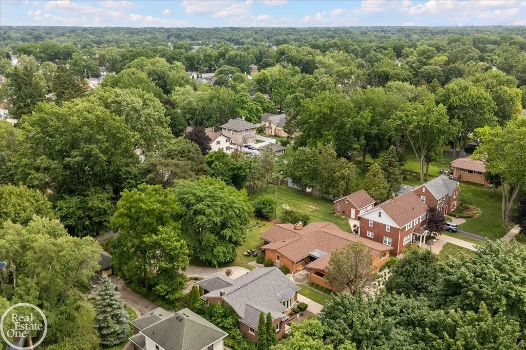 75 Lodewyck Street Mt. Clemens City MI 48043