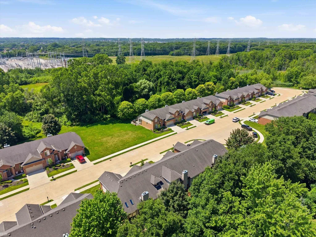 57777 Brookfield Way Washington Township MI 48094