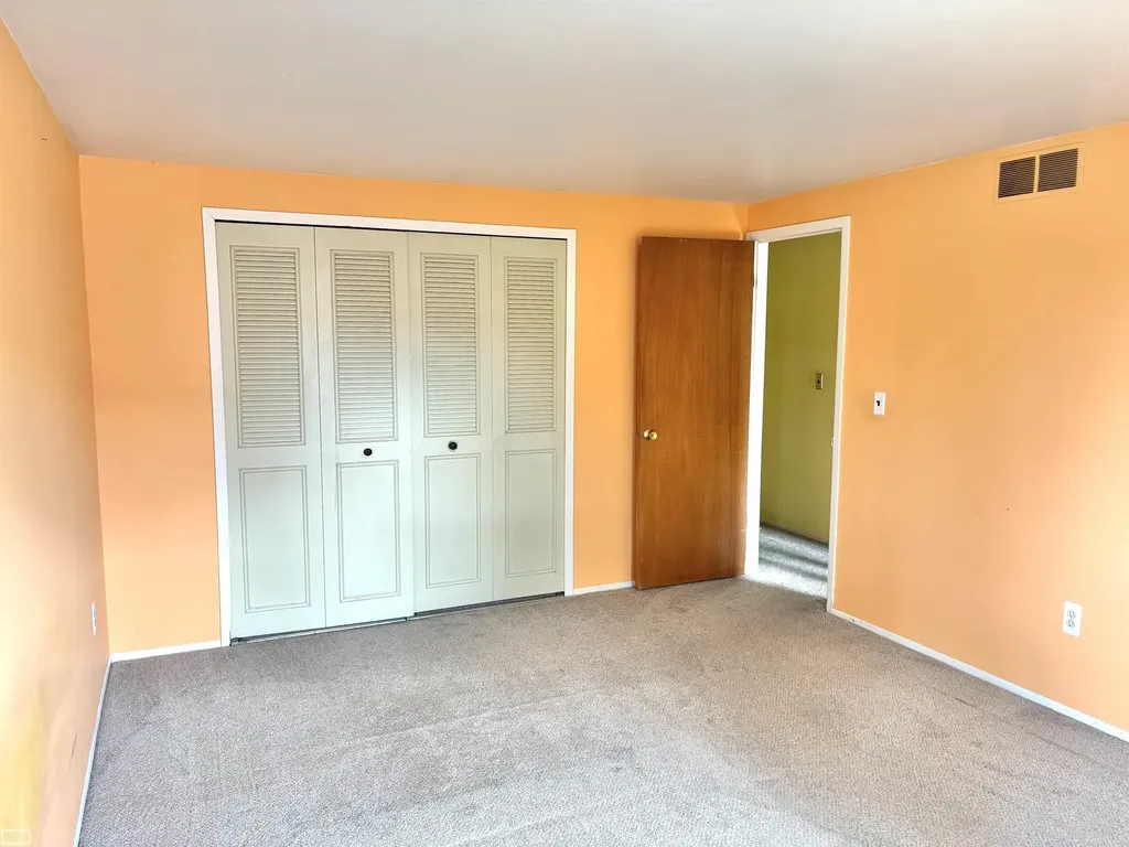 15346 Renshaw Drive Clinton Charter Township MI 48038