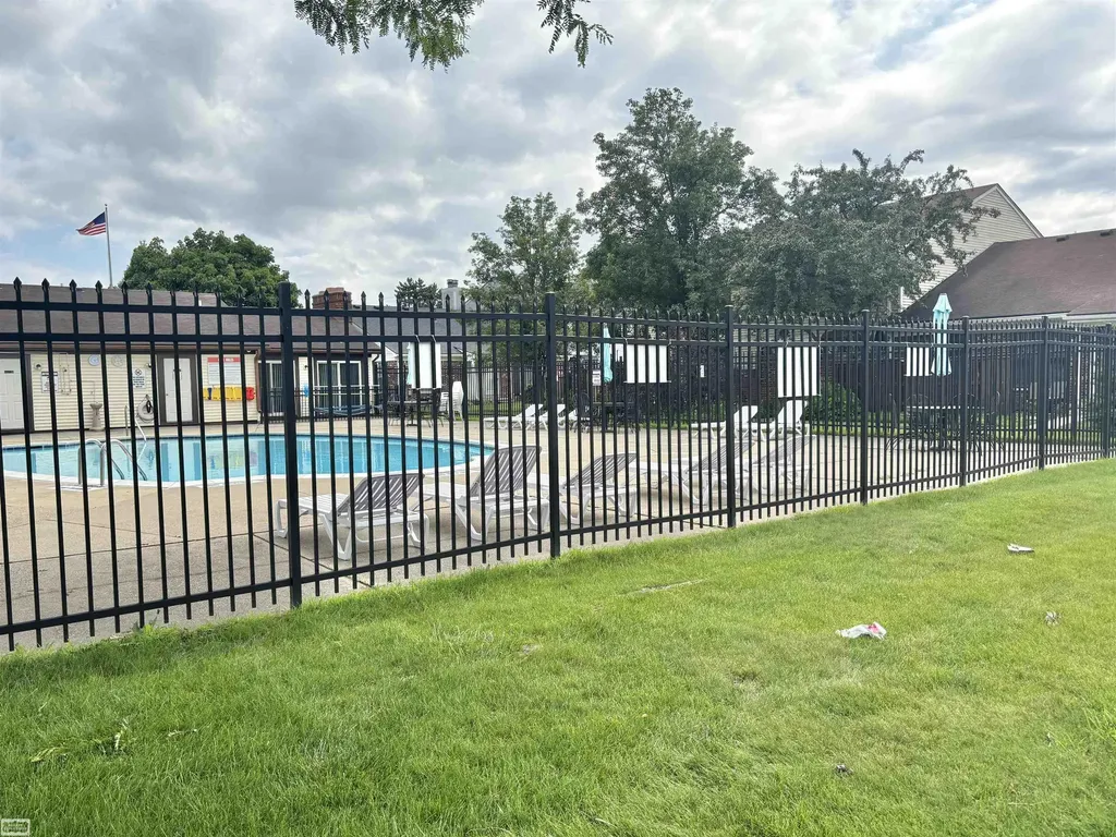 15346 Renshaw Drive Clinton Charter Township MI 48038