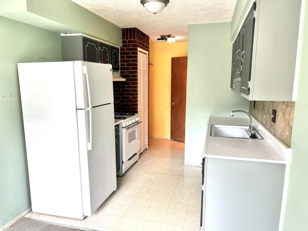 15346 Renshaw Drive Clinton Charter Township MI 48038