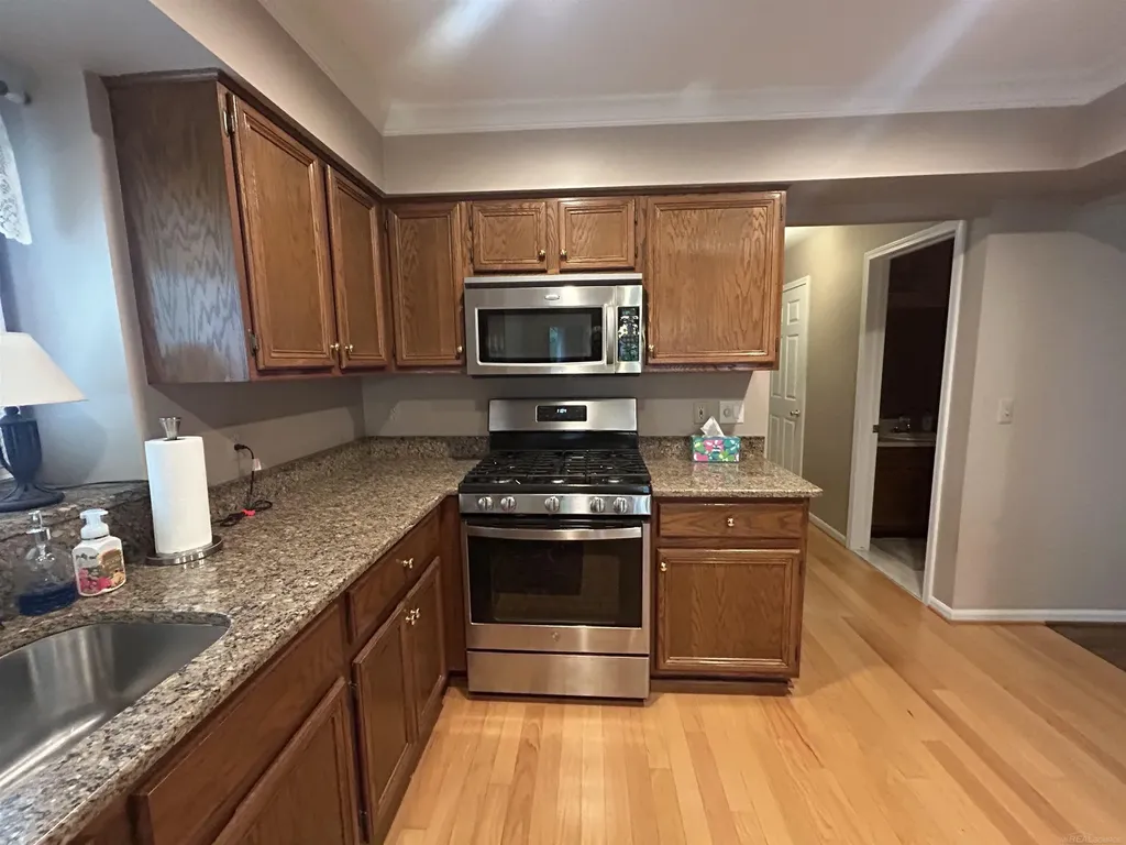 37515 Hanson Drive Sterling Heights City MI 48310