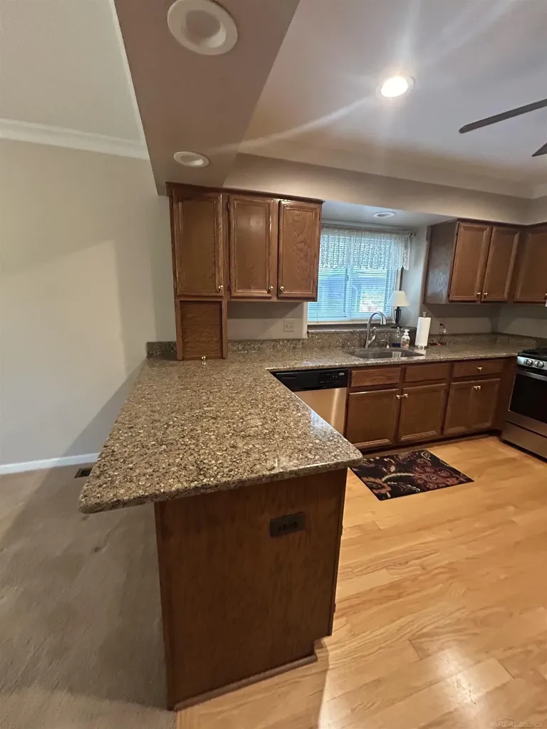 37515 Hanson Drive Sterling Heights City MI 48310