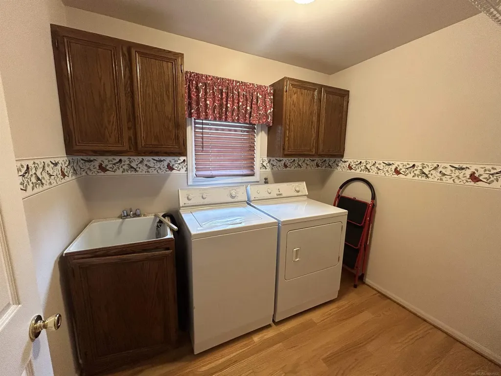 37515 Hanson Drive Sterling Heights City MI 48310
