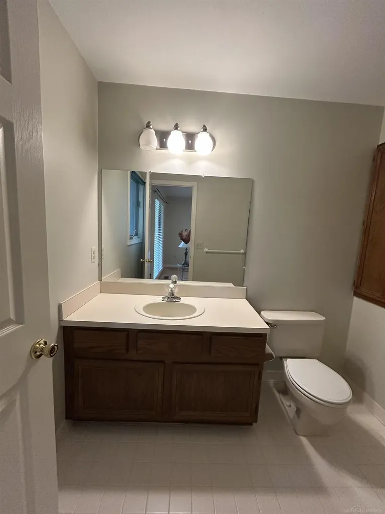 37515 Hanson Drive Sterling Heights City MI 48310