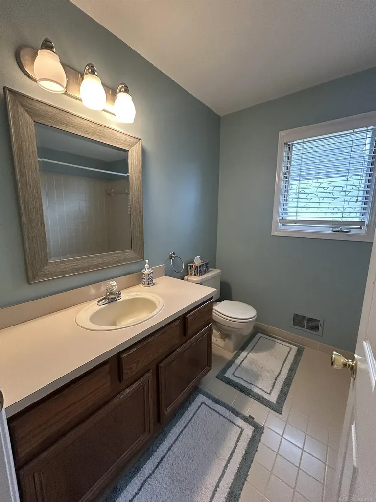37515 Hanson Drive Sterling Heights City MI 48310