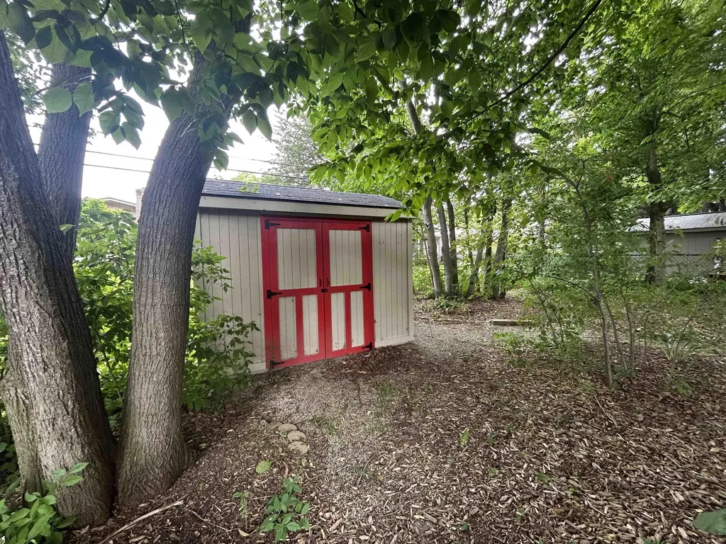 37515 Hanson Drive Sterling Heights City MI 48310
