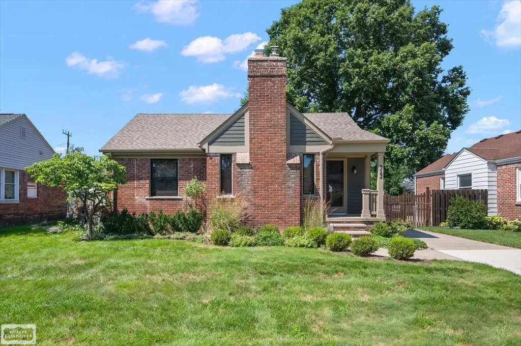 912 Cedar Hill Drive Royal Oak City MI 48067