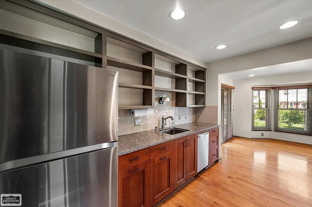 912 Cedar Hill Drive Royal Oak City MI 48067