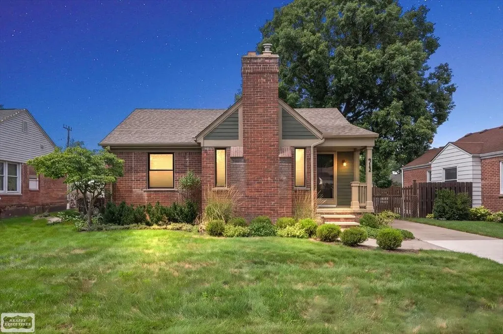912 Cedar Hill Drive Royal Oak City MI 48067