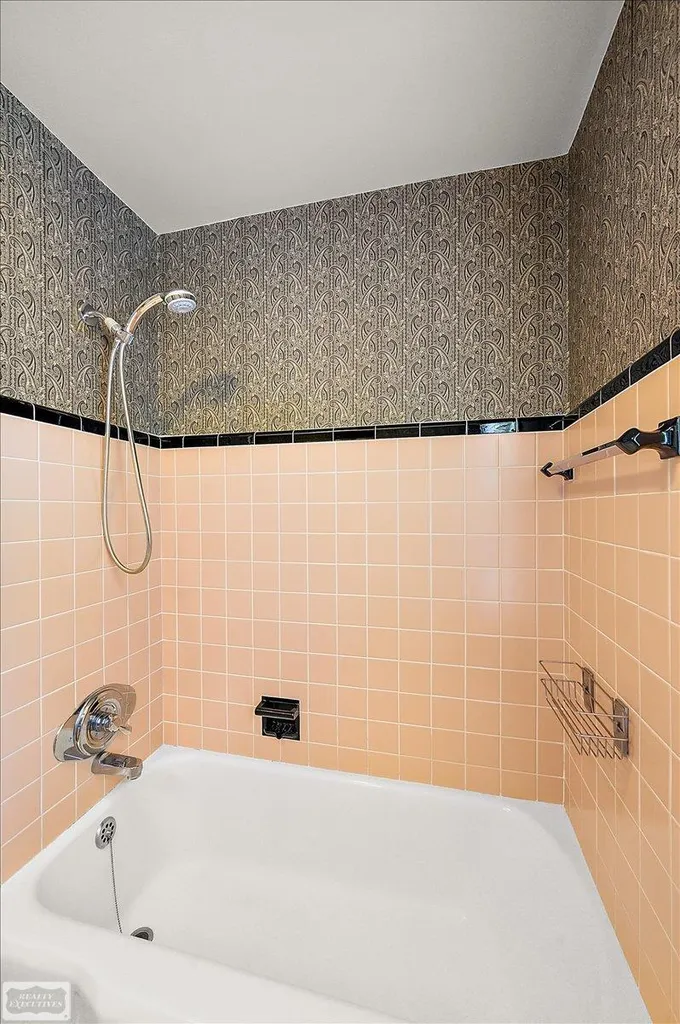 912 Cedar Hill Drive Royal Oak City MI 48067