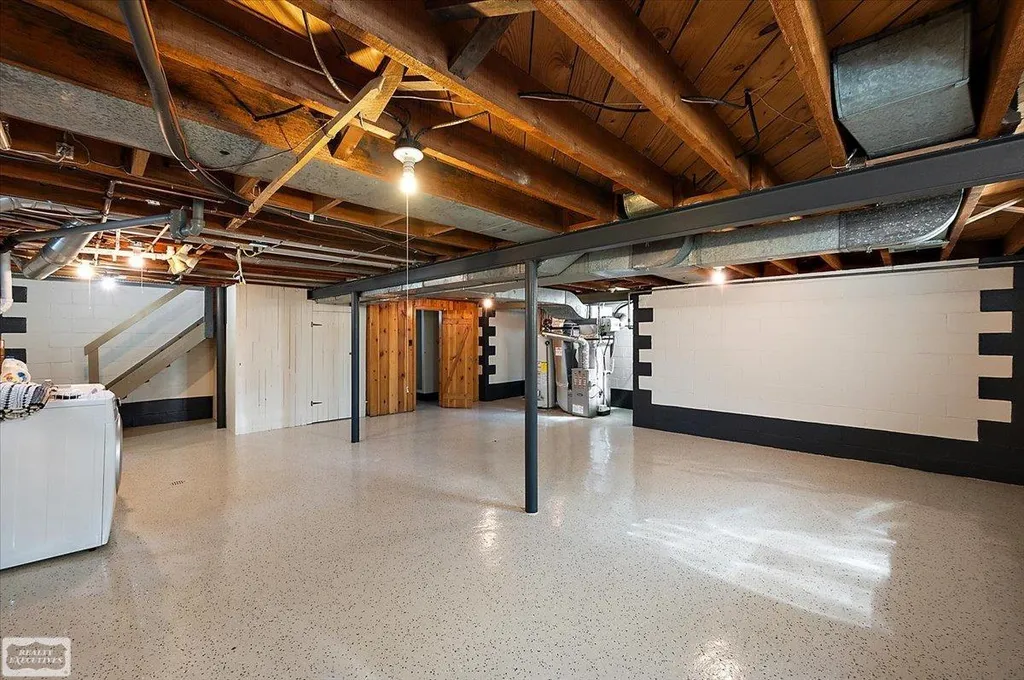 912 Cedar Hill Drive Royal Oak City MI 48067