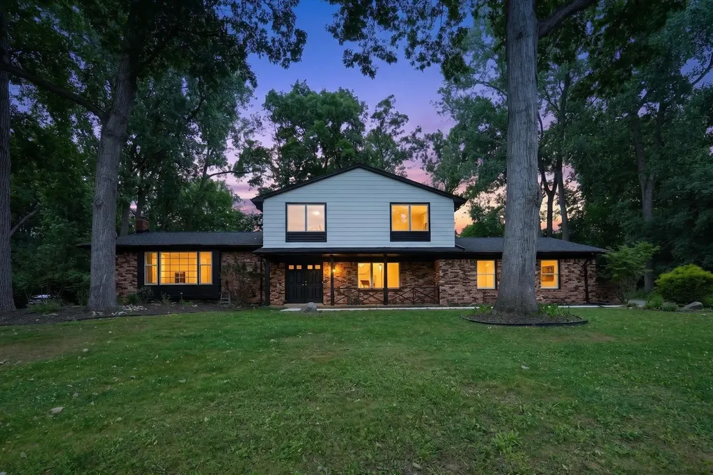 2049 Shore Hill Drive West Bloomfield Charter Township MI 48323