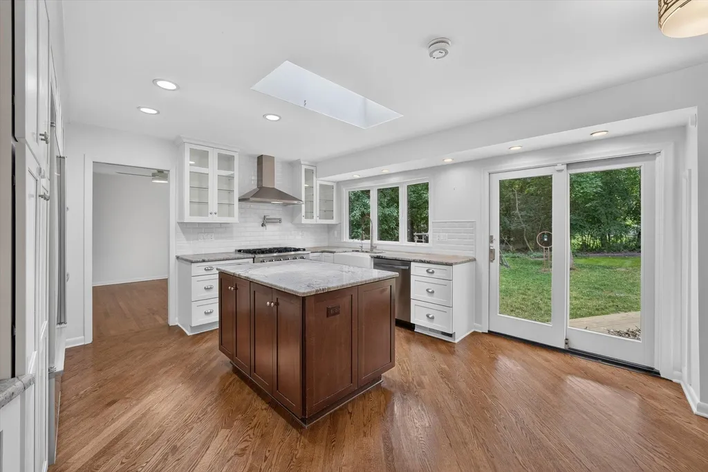 2049 Shore Hill Drive West Bloomfield Charter Township MI 48323