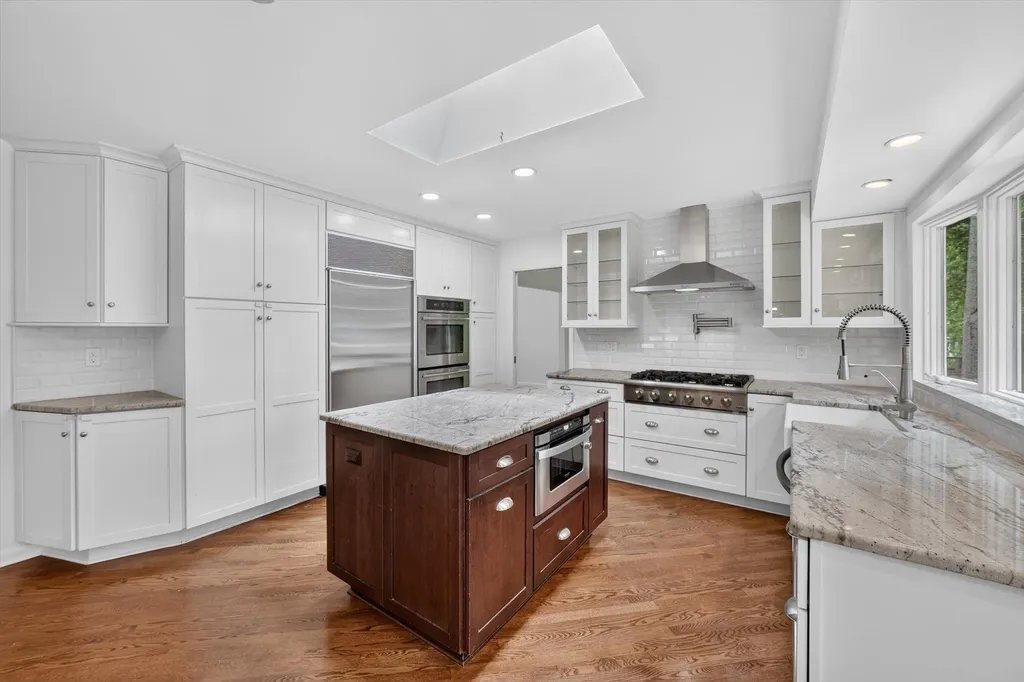 2049 Shore Hill Drive West Bloomfield Charter Township MI 48323
