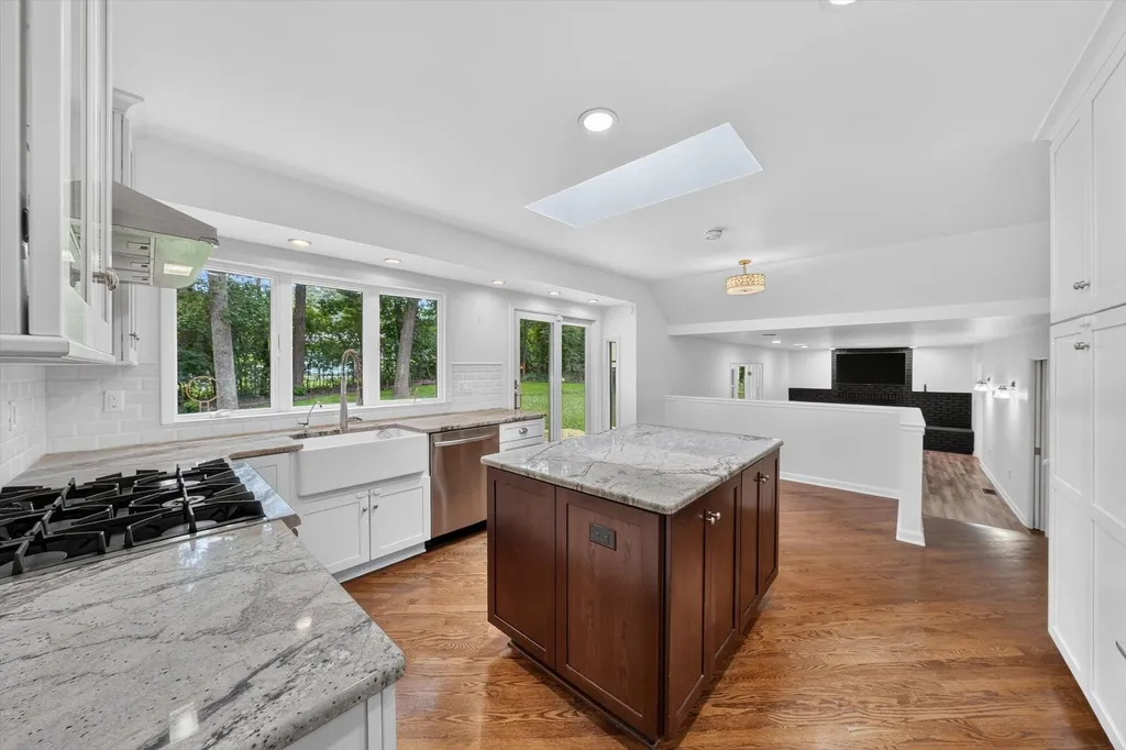 2049 Shore Hill Drive West Bloomfield Charter Township MI 48323
