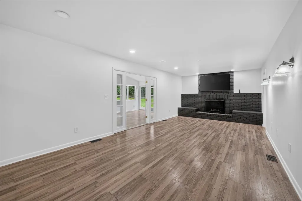 2049 Shore Hill Drive West Bloomfield Charter Township MI 48323