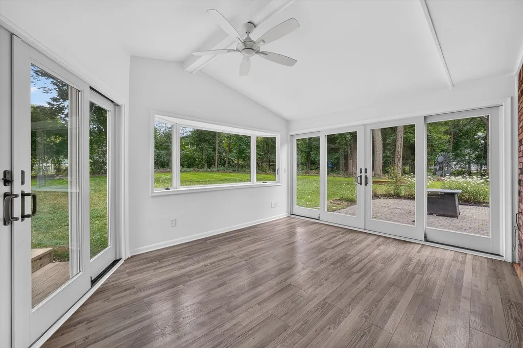 2049 Shore Hill Drive West Bloomfield Charter Township MI 48323