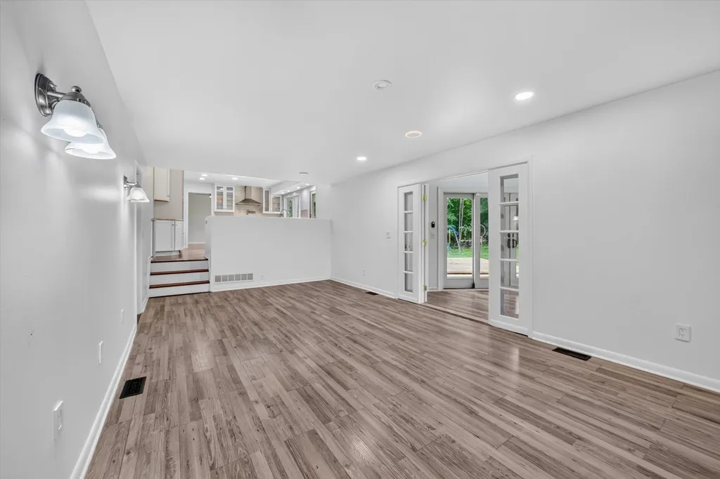2049 Shore Hill Drive West Bloomfield Charter Township MI 48323