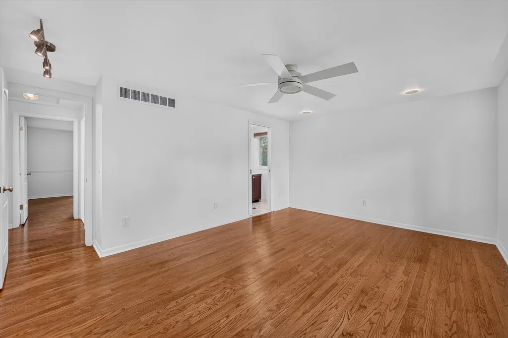 2049 Shore Hill Drive West Bloomfield Charter Township MI 48323
