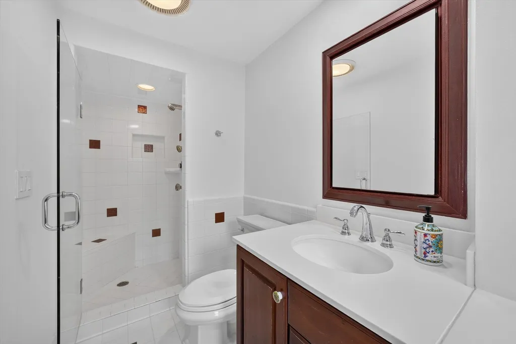 2049 Shore Hill Drive West Bloomfield Charter Township MI 48323