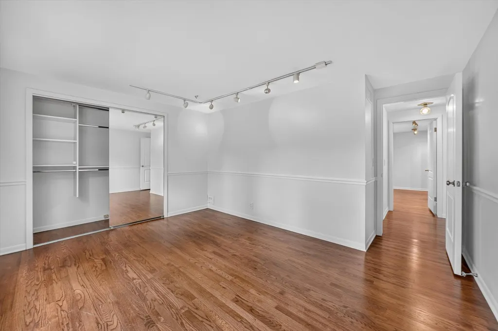 2049 Shore Hill Drive West Bloomfield Charter Township MI 48323