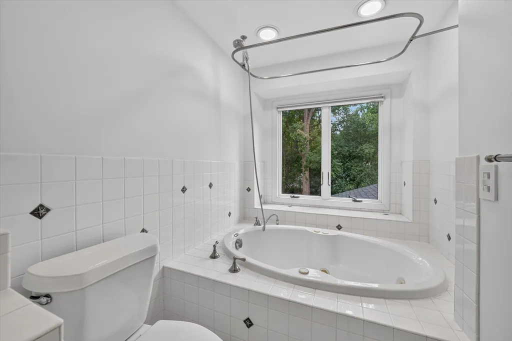 2049 Shore Hill Drive West Bloomfield Charter Township MI 48323
