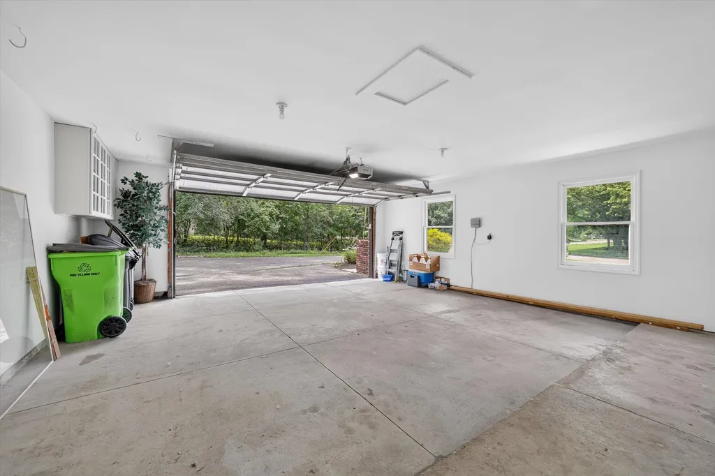 2049 Shore Hill Drive West Bloomfield Charter Township MI 48323