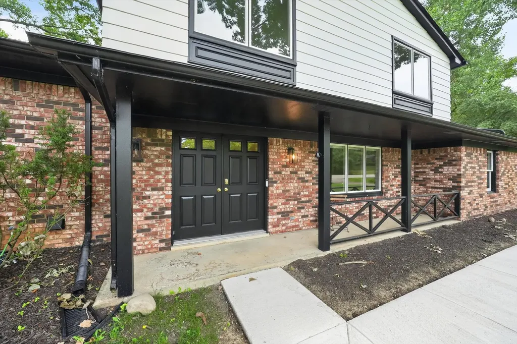 2049 Shore Hill Drive West Bloomfield Charter Township MI 48323