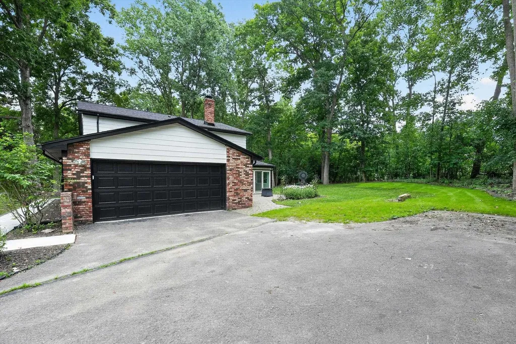 2049 Shore Hill Drive West Bloomfield Charter Township MI 48323