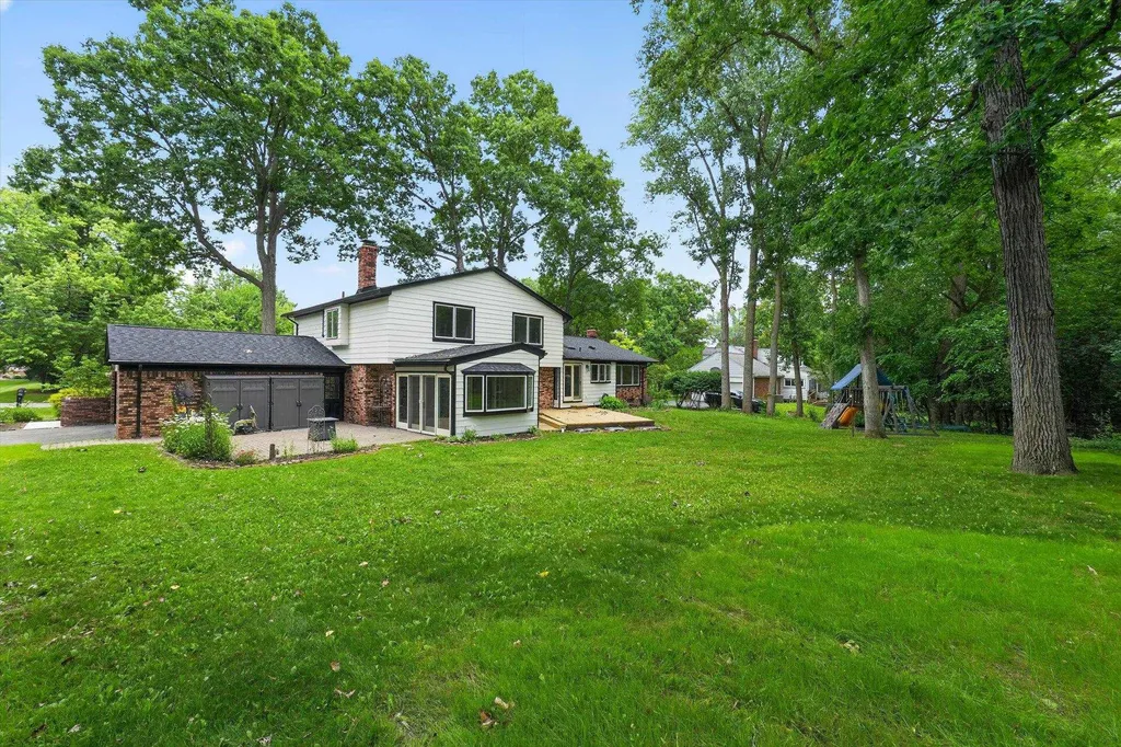 2049 Shore Hill Drive West Bloomfield Charter Township MI 48323