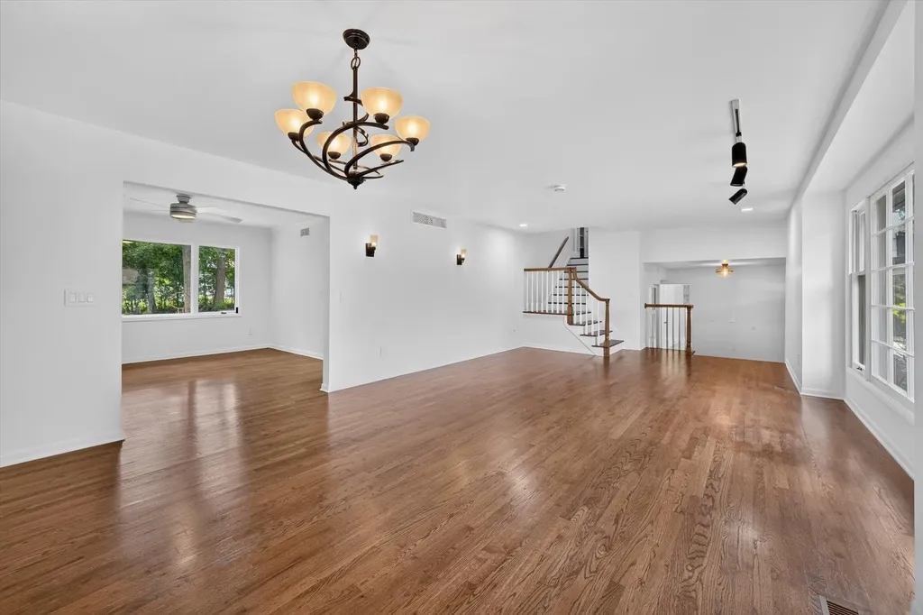 2049 Shore Hill Drive West Bloomfield Charter Township MI 48323